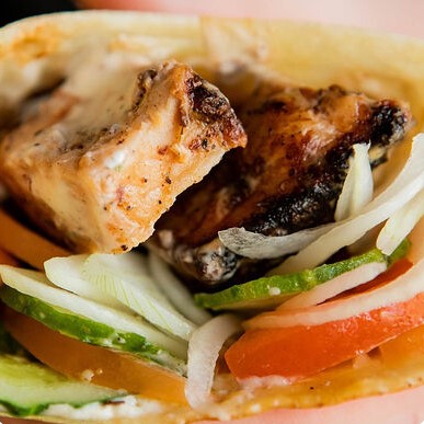 Шашлык в лаваше куриный