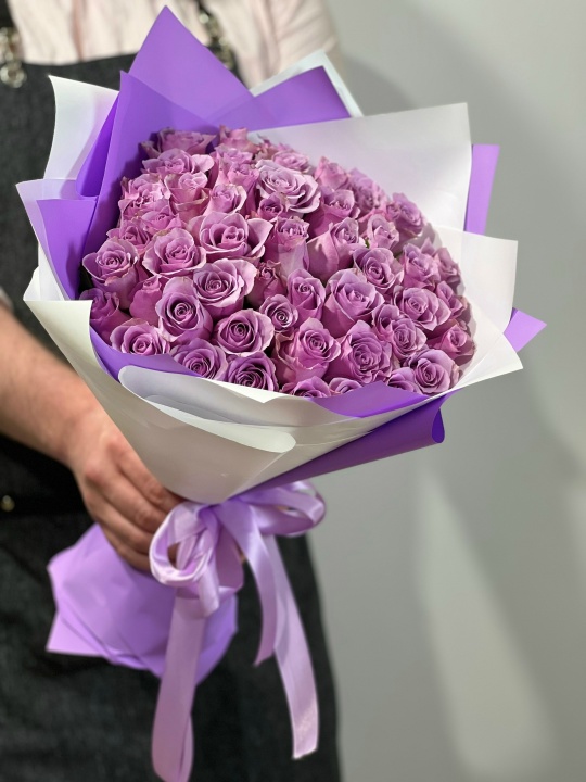 Букет 51 сиреневая Роза