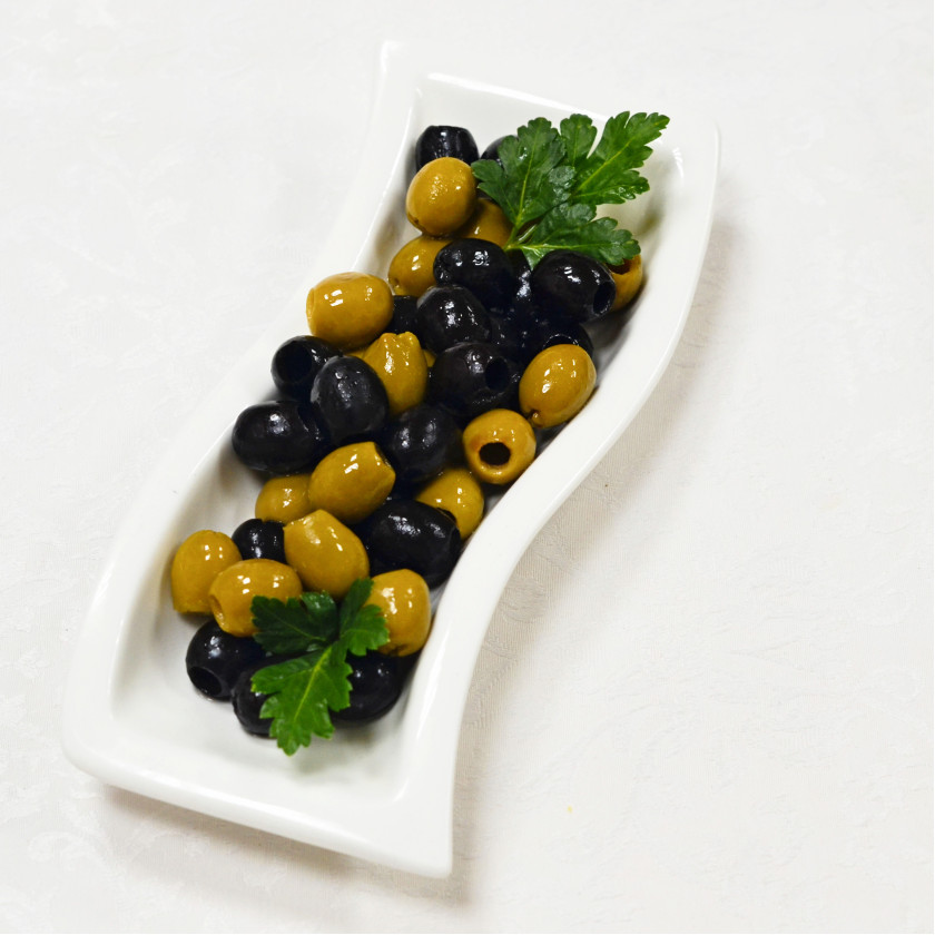 Маслины и оливки