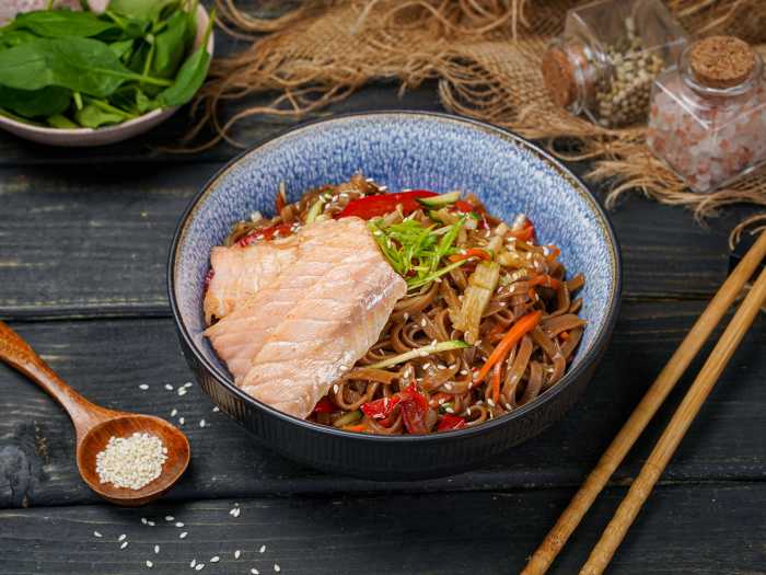 Соба с лососем