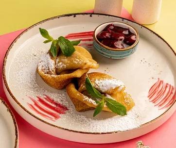 Блинчики с вишней в сиропе