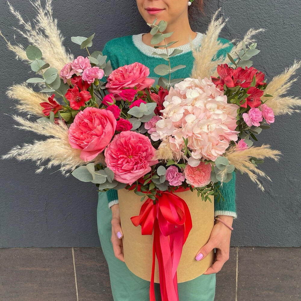 Большая коробка яркой нежности