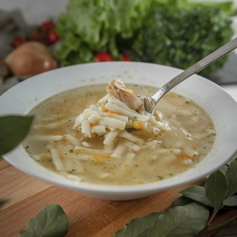 Суп куриный с лапшой