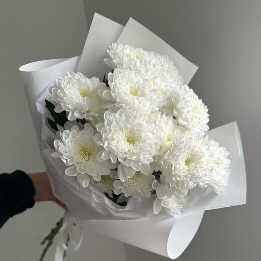 Букет белоснежных хризантем
