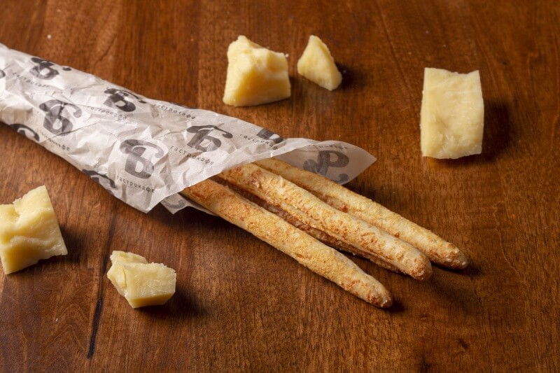 Гриссини с пармезаном
