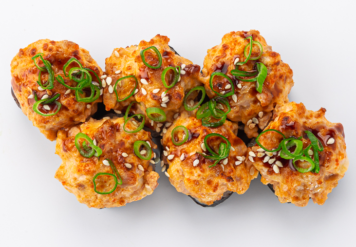Запеченный ролл с крабом и кукурузой