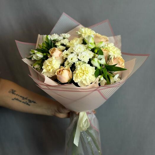 Букет в персиковой гамме