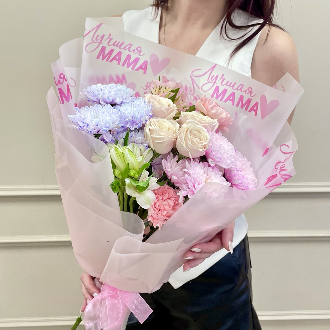 Авторский букет с принтом