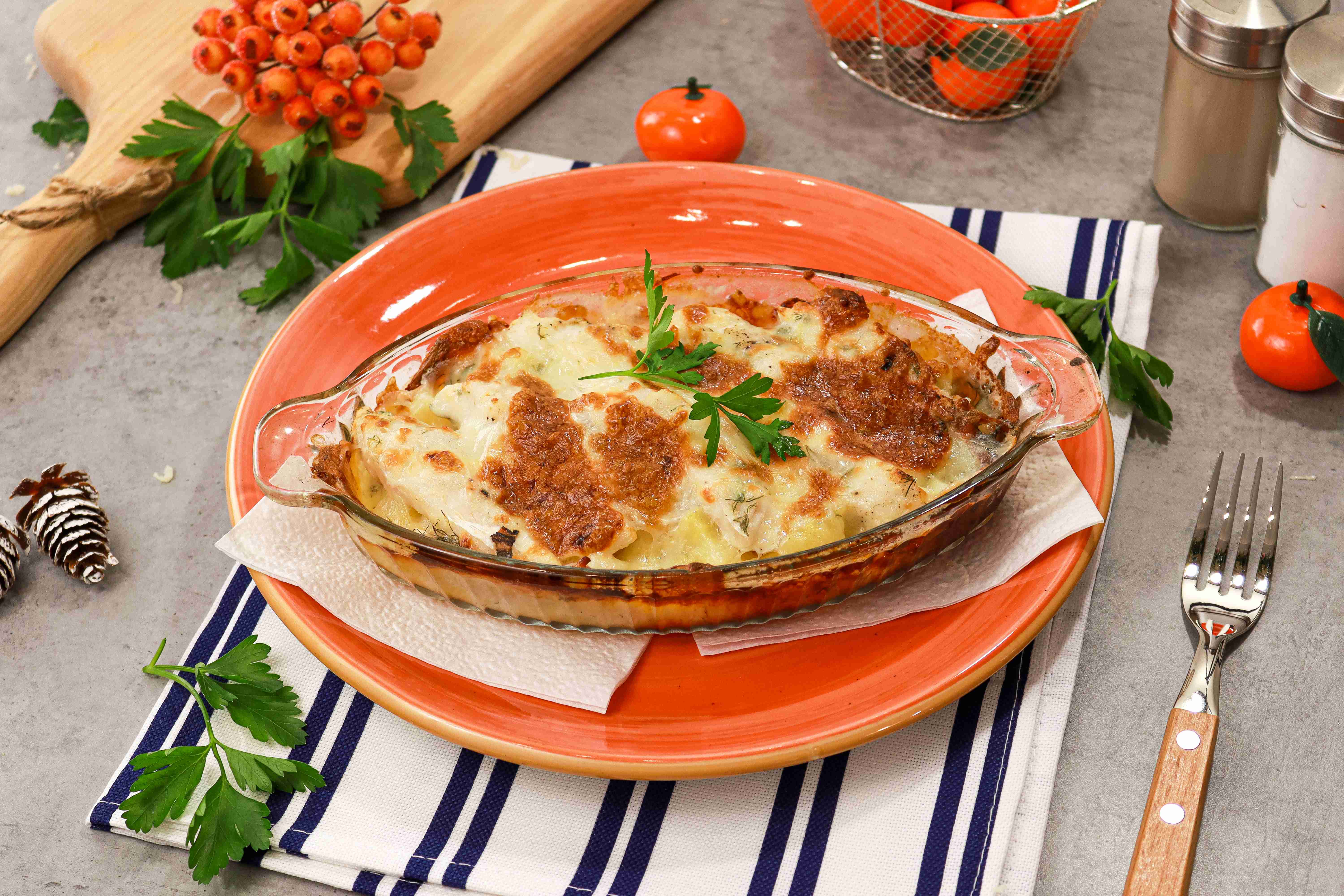 Судак запеченный с картофелем