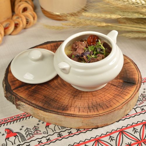 Пшённая с томлёными говяжьими щёчками.