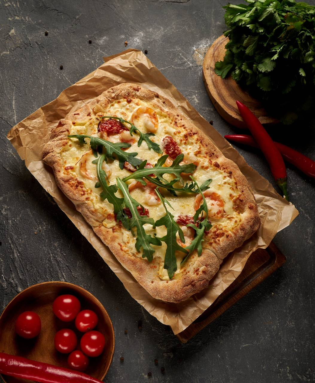 Пицца с креветками 