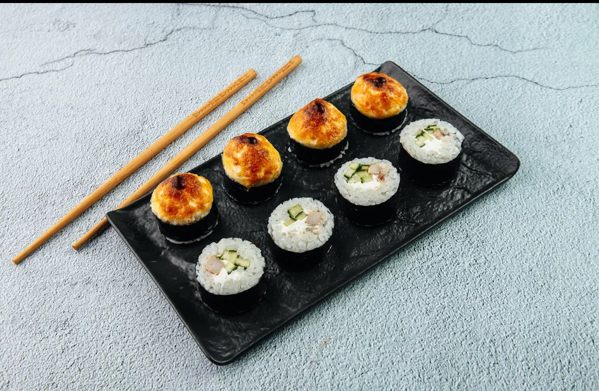 Запеченный ролл с курицей