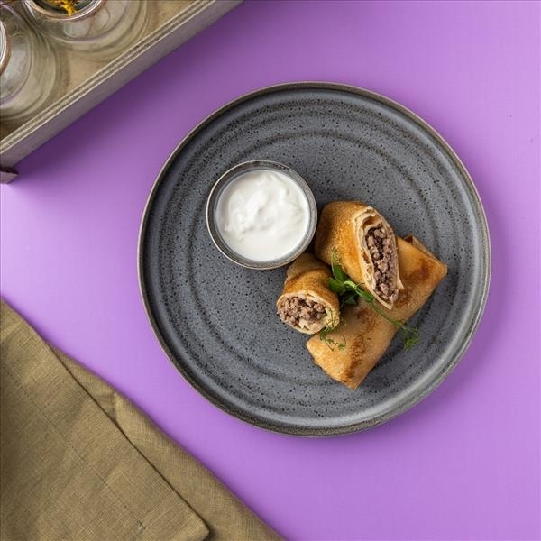 Блины с мясом и сметаной