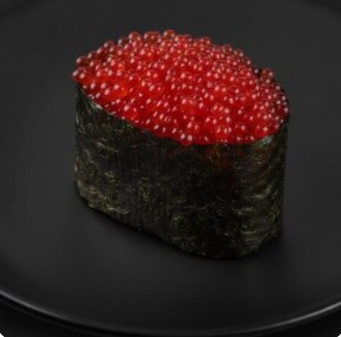 Суши с икрой масаго