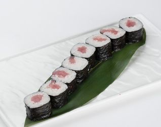 Маки с тунцем