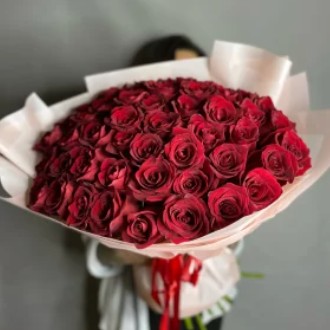 51 бордовая роза