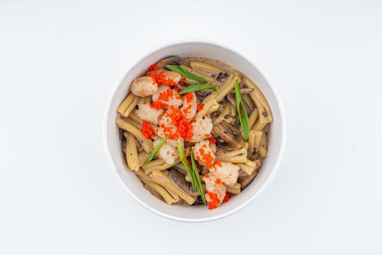 Казаречче с грибами и креветками