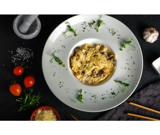 Паста с курой и грибами