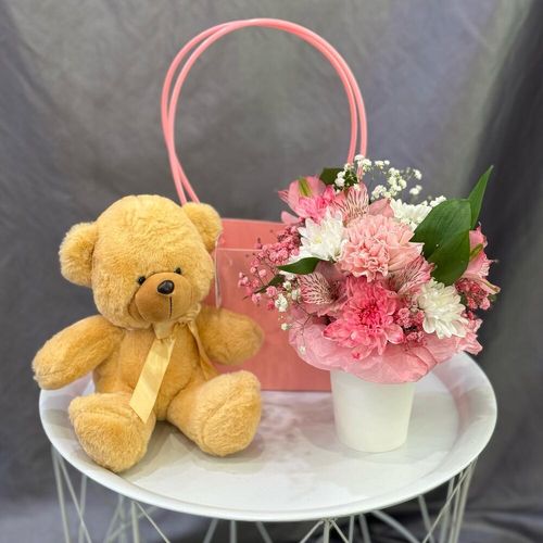 Мягкая игрушка Мишка светло кричневый с букетом цветов в стаканчике