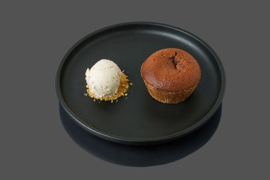 Шоколадный фондан с мороженым халва 