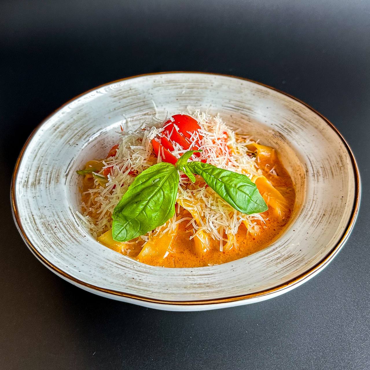 Папарделли с овощами и куриным филе