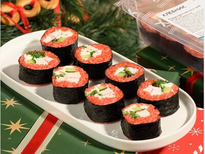 Ролл запеченный с крабом и соевым соусом