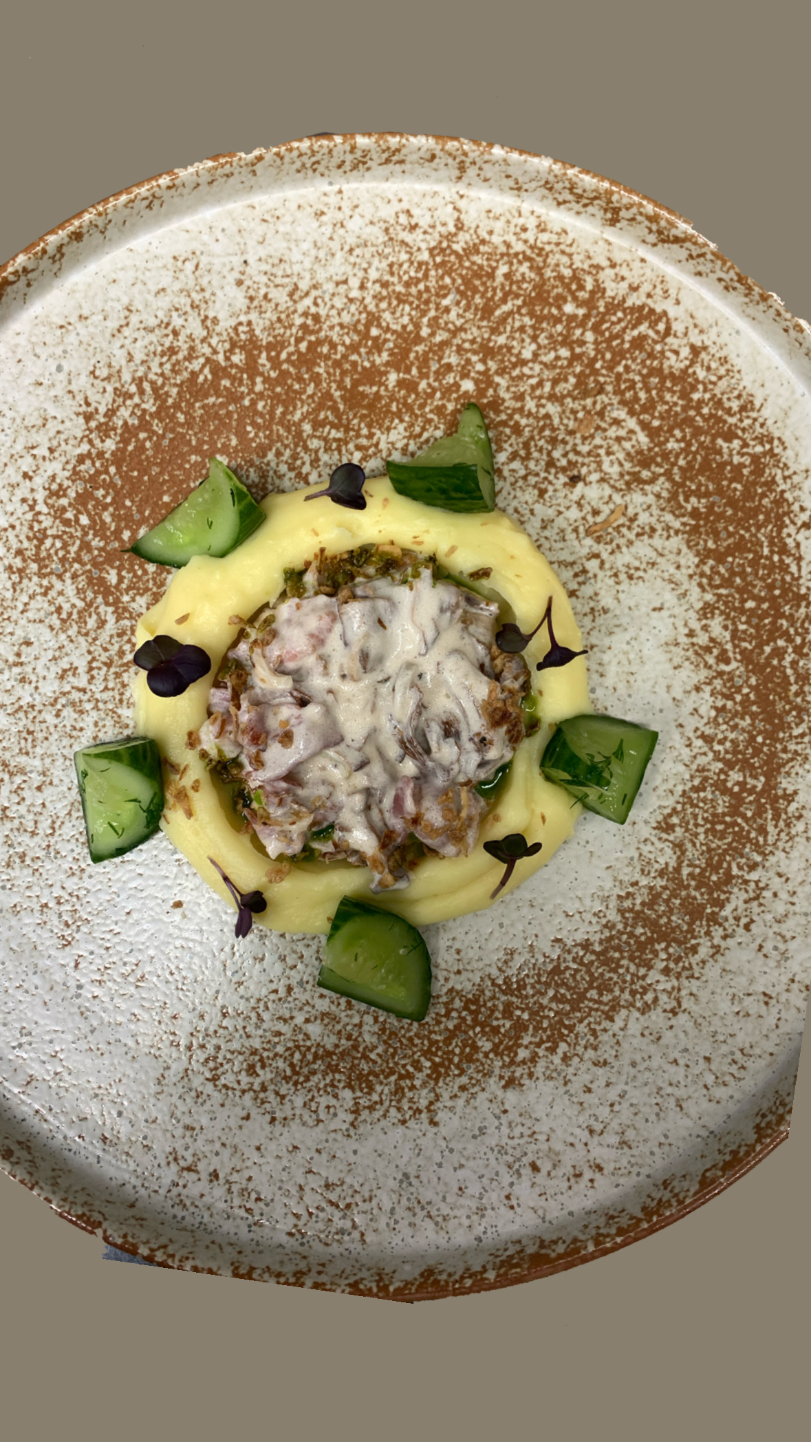 Тушёные лисички с беконом в слив.соусе