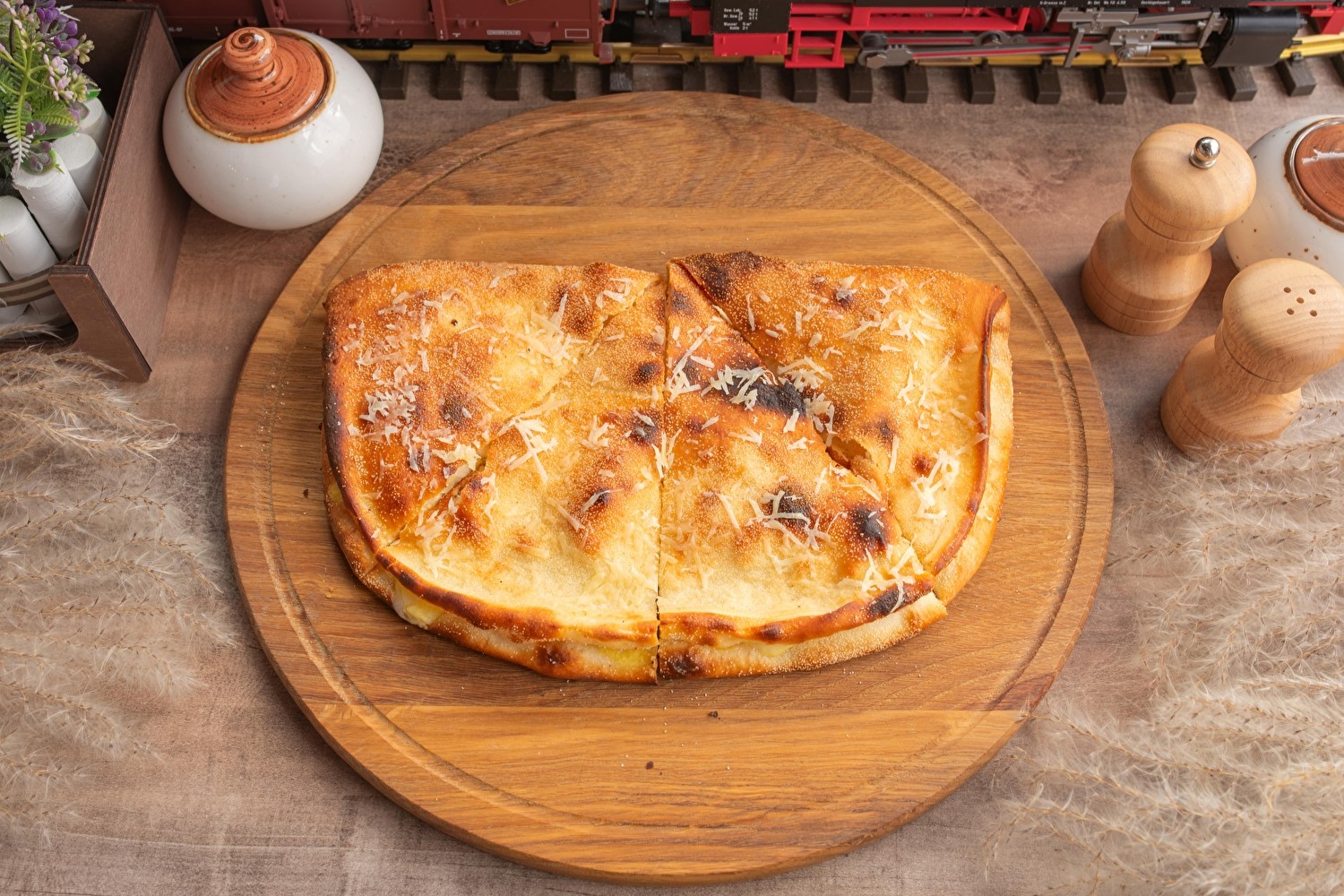 Пицца сэндвич с тремя видами сыра 35см