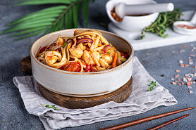 Лапша удон с креветками