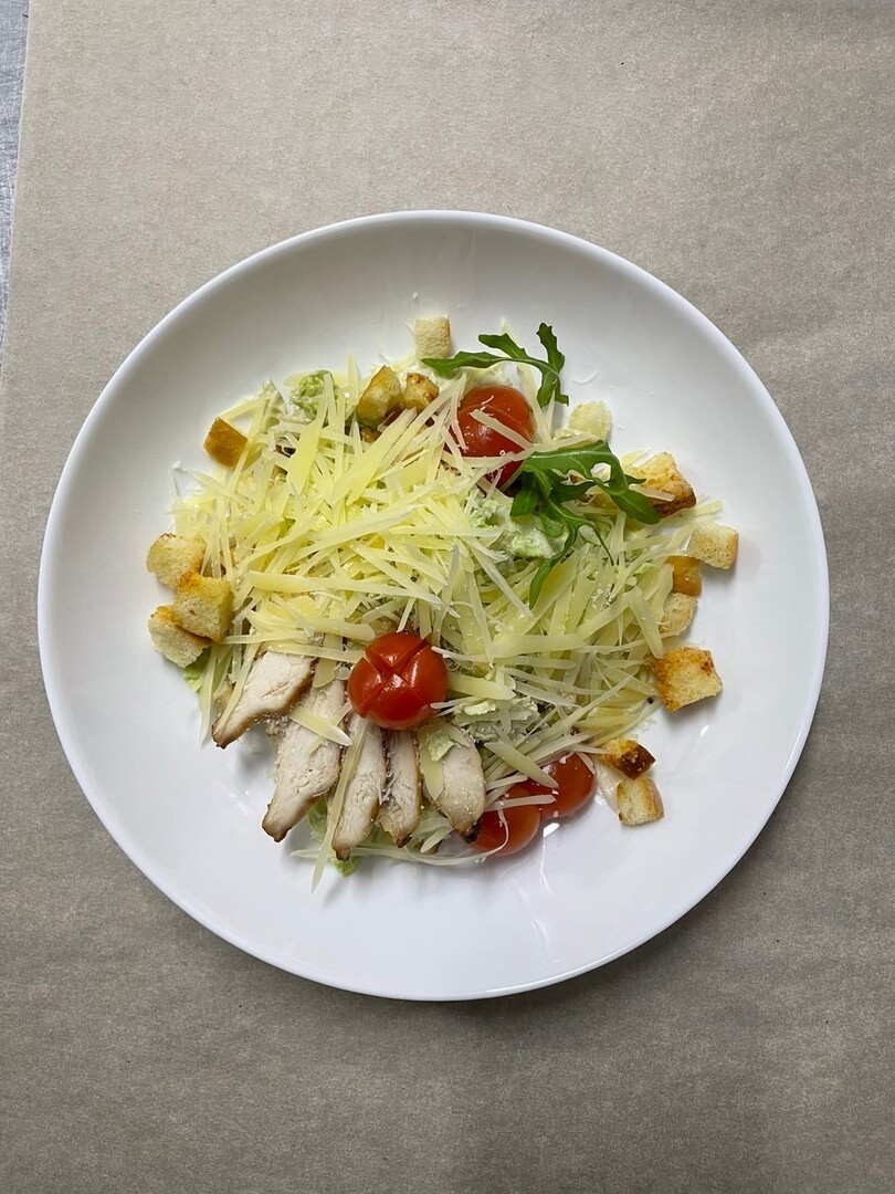 Цезарь с курицей