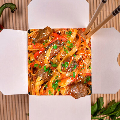 Wok классический с говядиной и удон