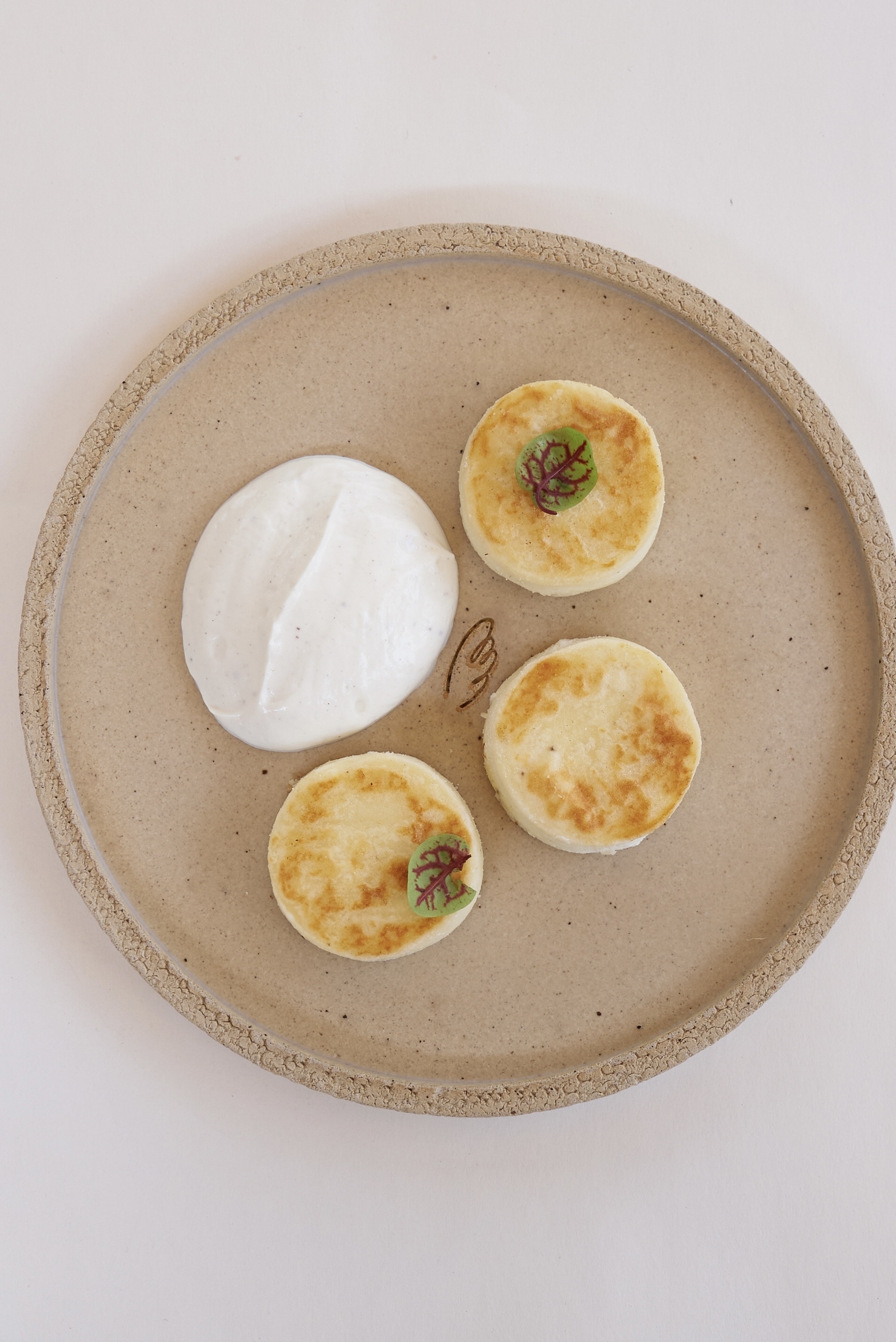 Сырники классические, ванильный крем