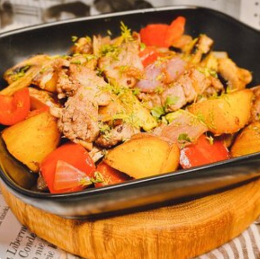 Сковородка со свининой