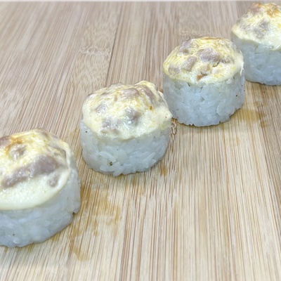 Запечённый с тунцом 4шт