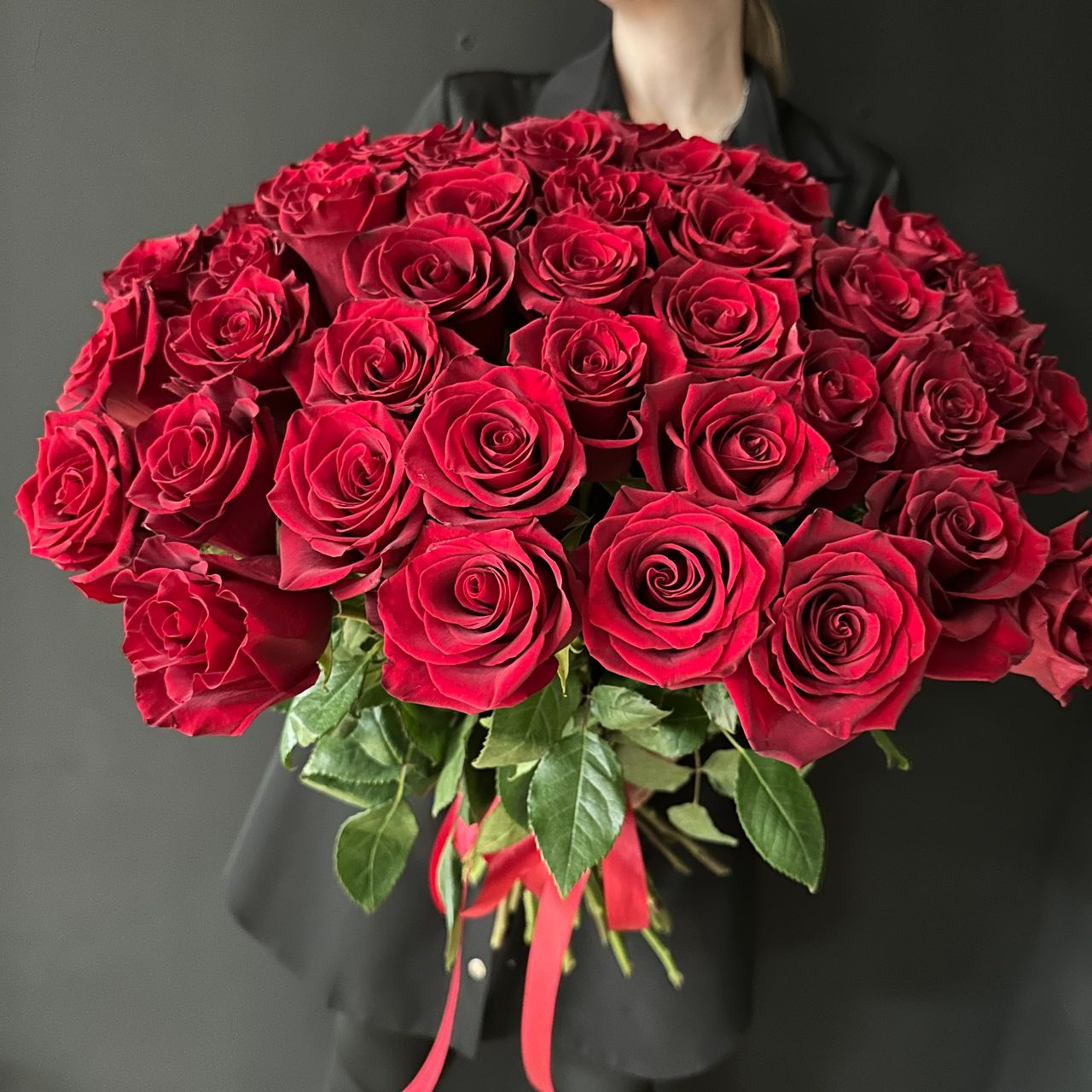 41 бордовая роза