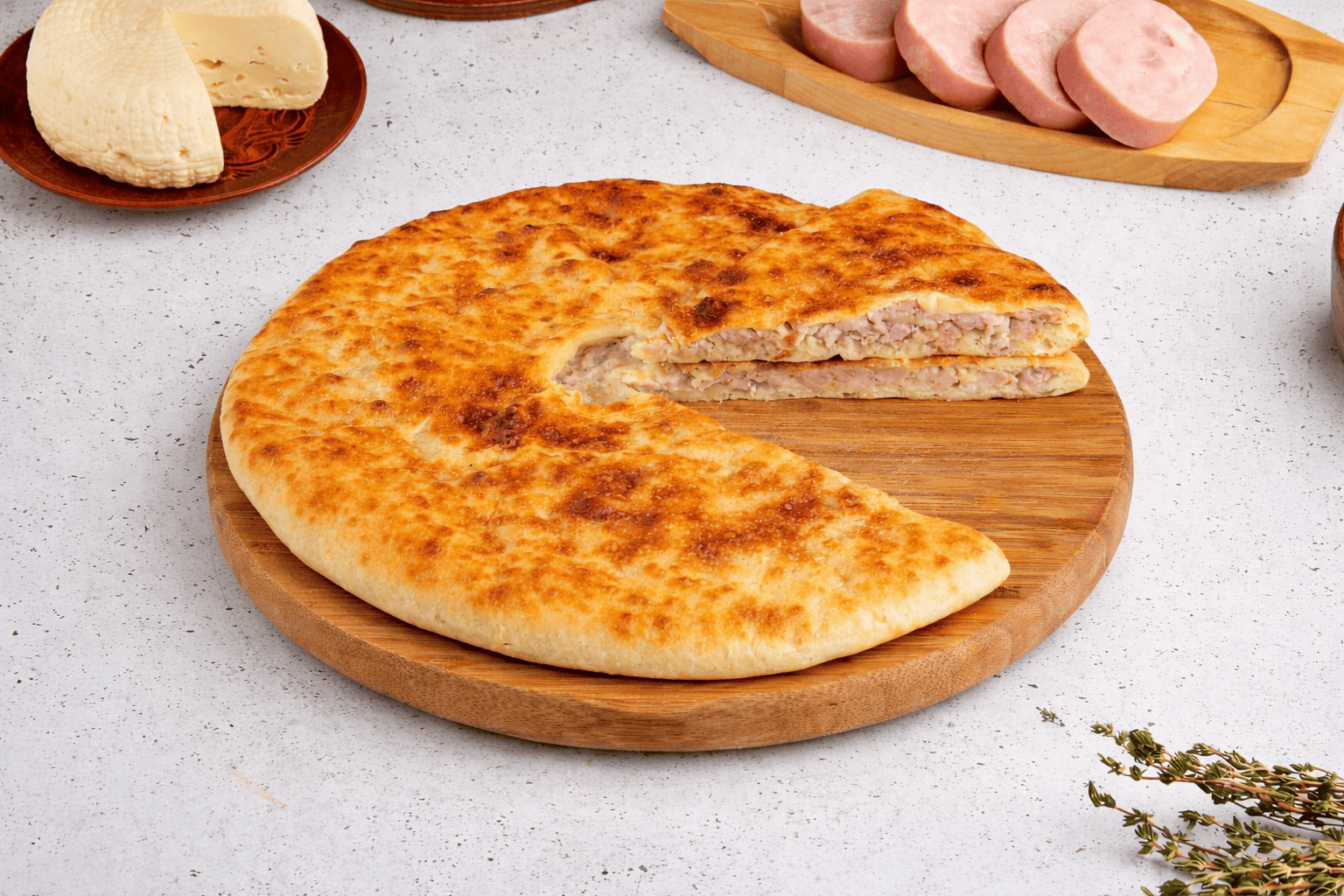 Осетинский пирог ветчина и сыр 0.9 кг