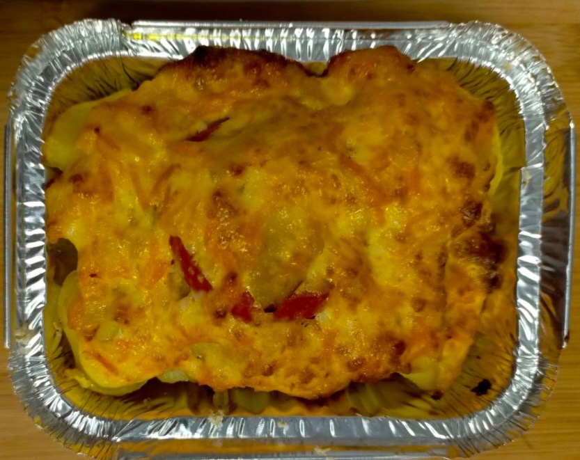 Рыба запечен с картофелем и помидором