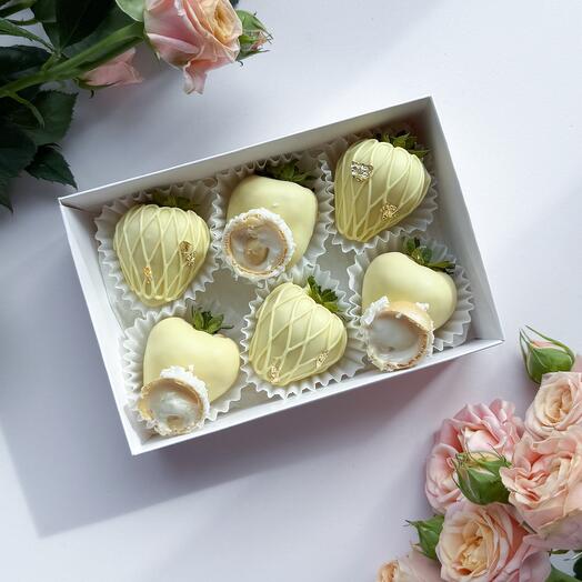 Клубника в шоколаде "Raffaello", 6 ягод