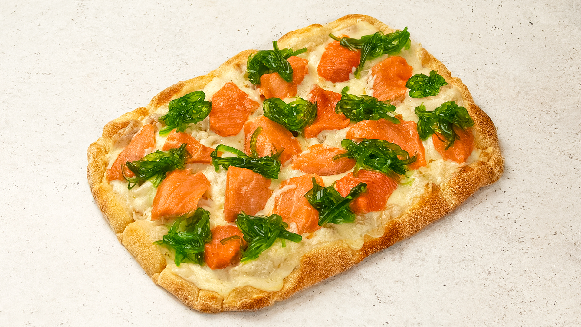 Пицца с форелью