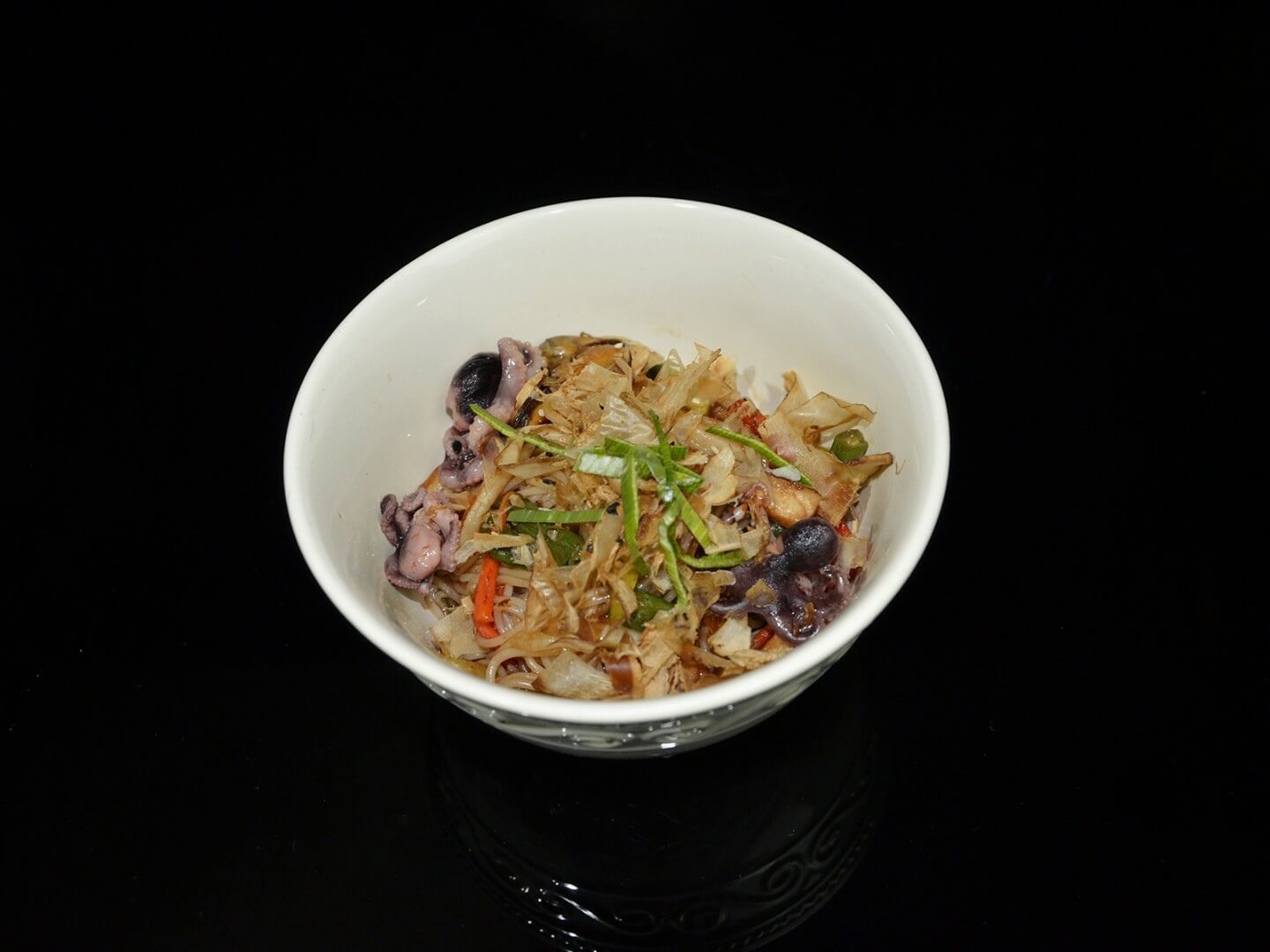 WOK с морепродуктами (яичная лапша)