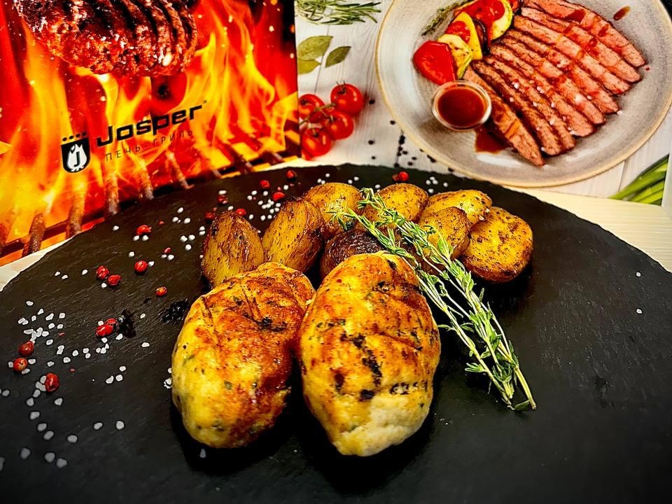 Куриные котлетки на мангале с картофелем