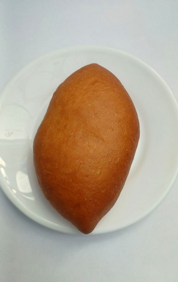 Пирожок с яйцом печёный