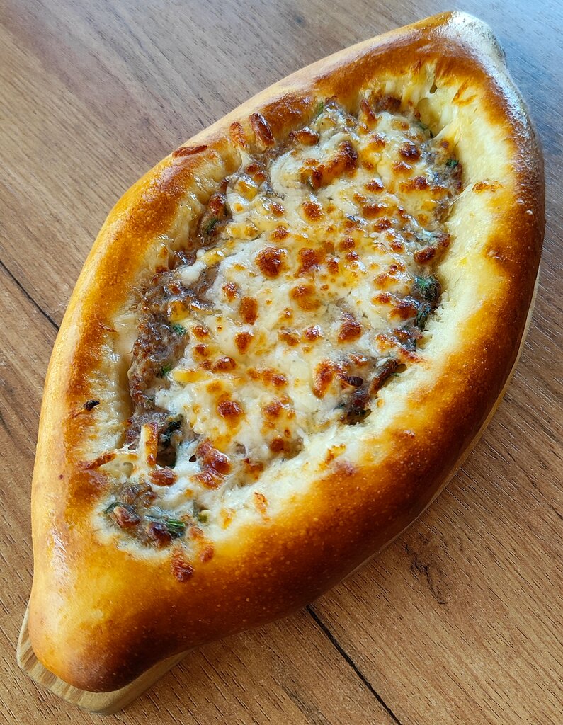 Хачапури по-Аджарски с мясом