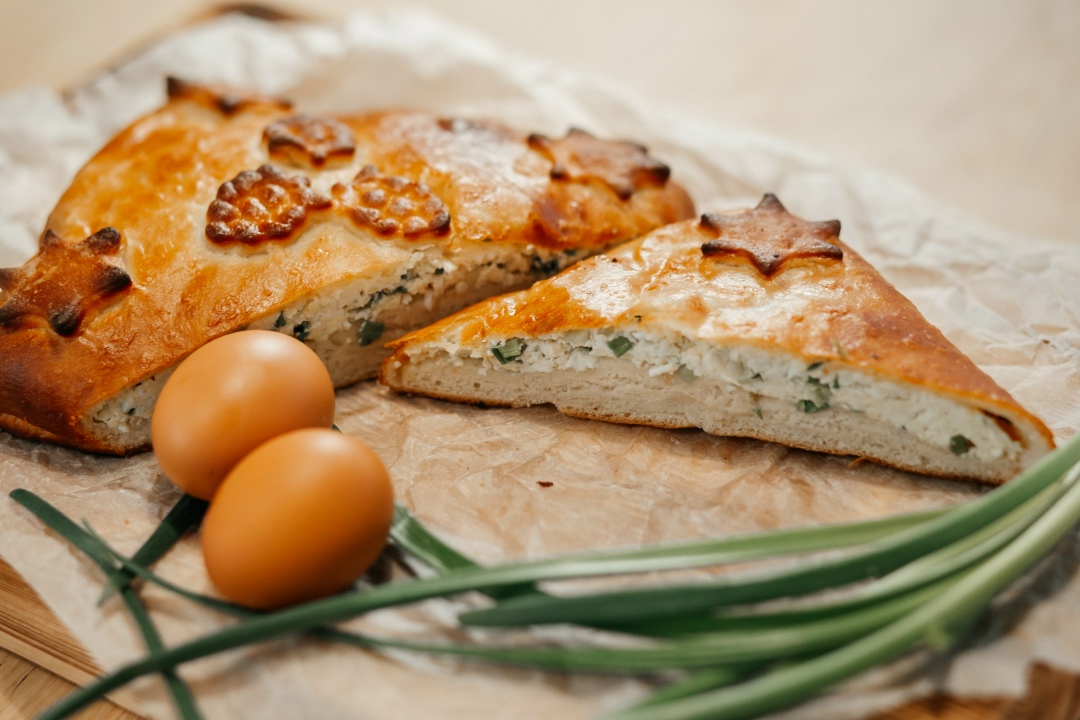 Пирог с зеленым луком и яйцом
