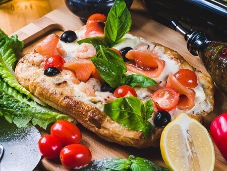 С лососем и креветками