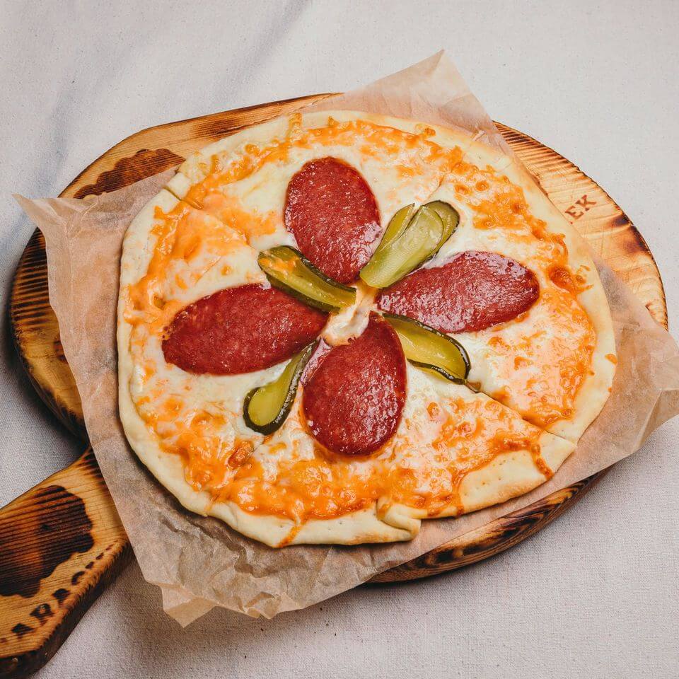 Мини Пицца с колбасой