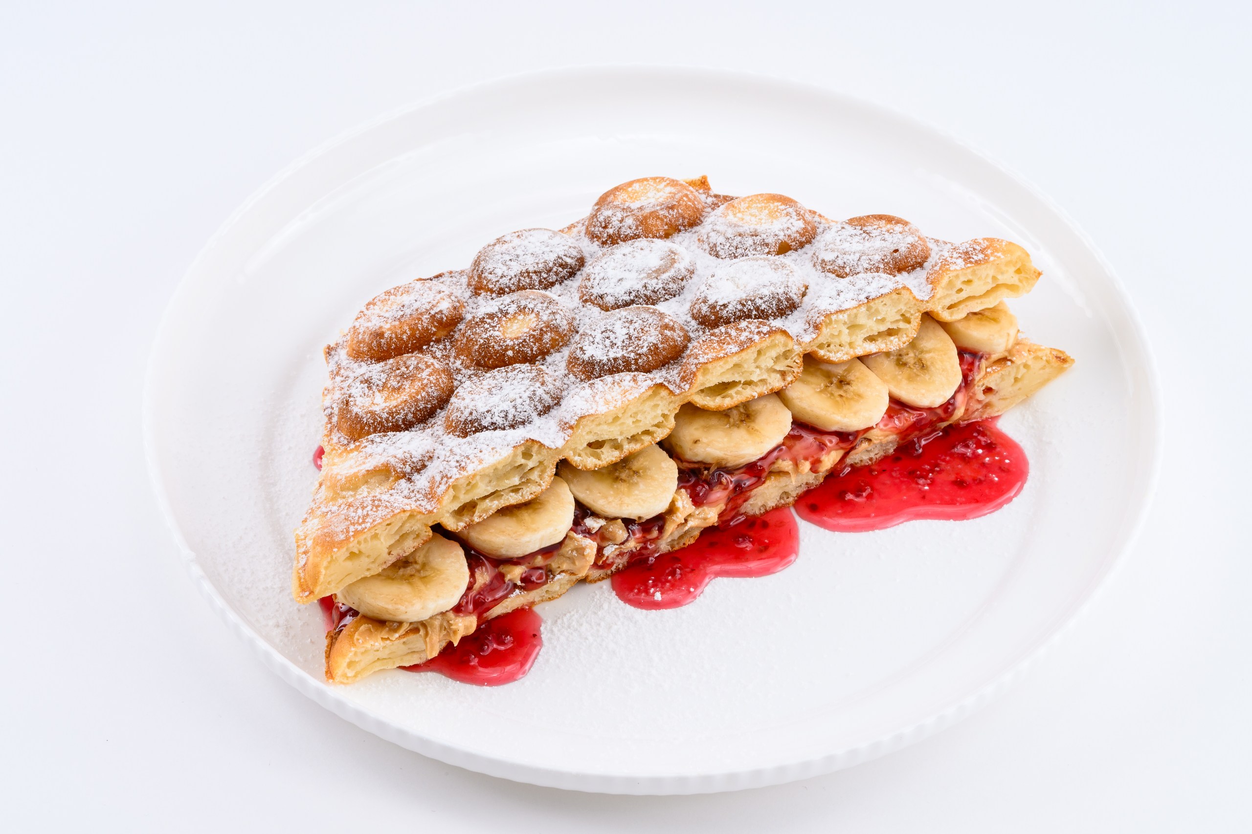 Вафля с арахисовой пастой, вареньем и бананом