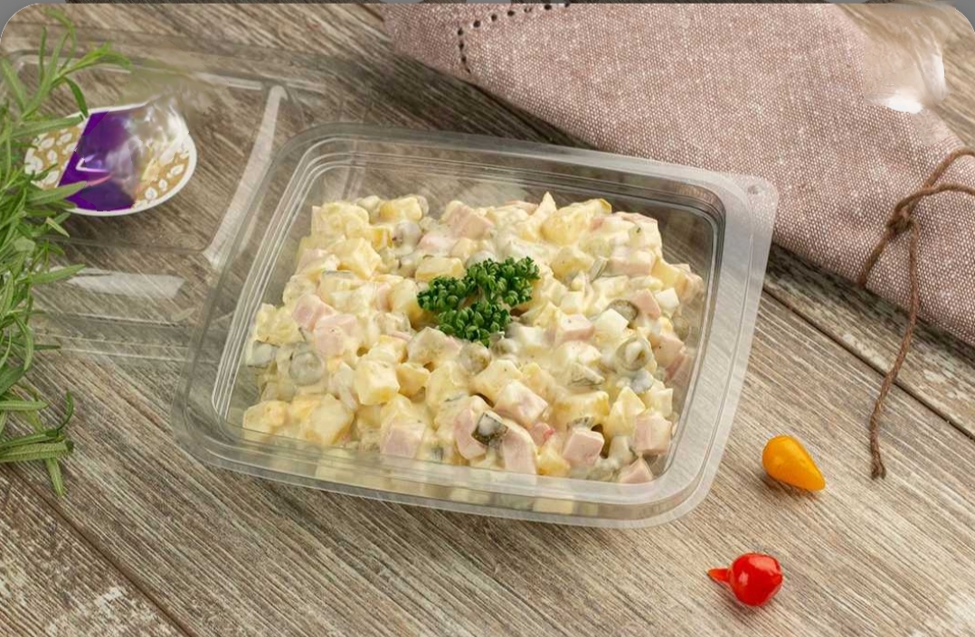 Салат Оливье с докторской колбасой