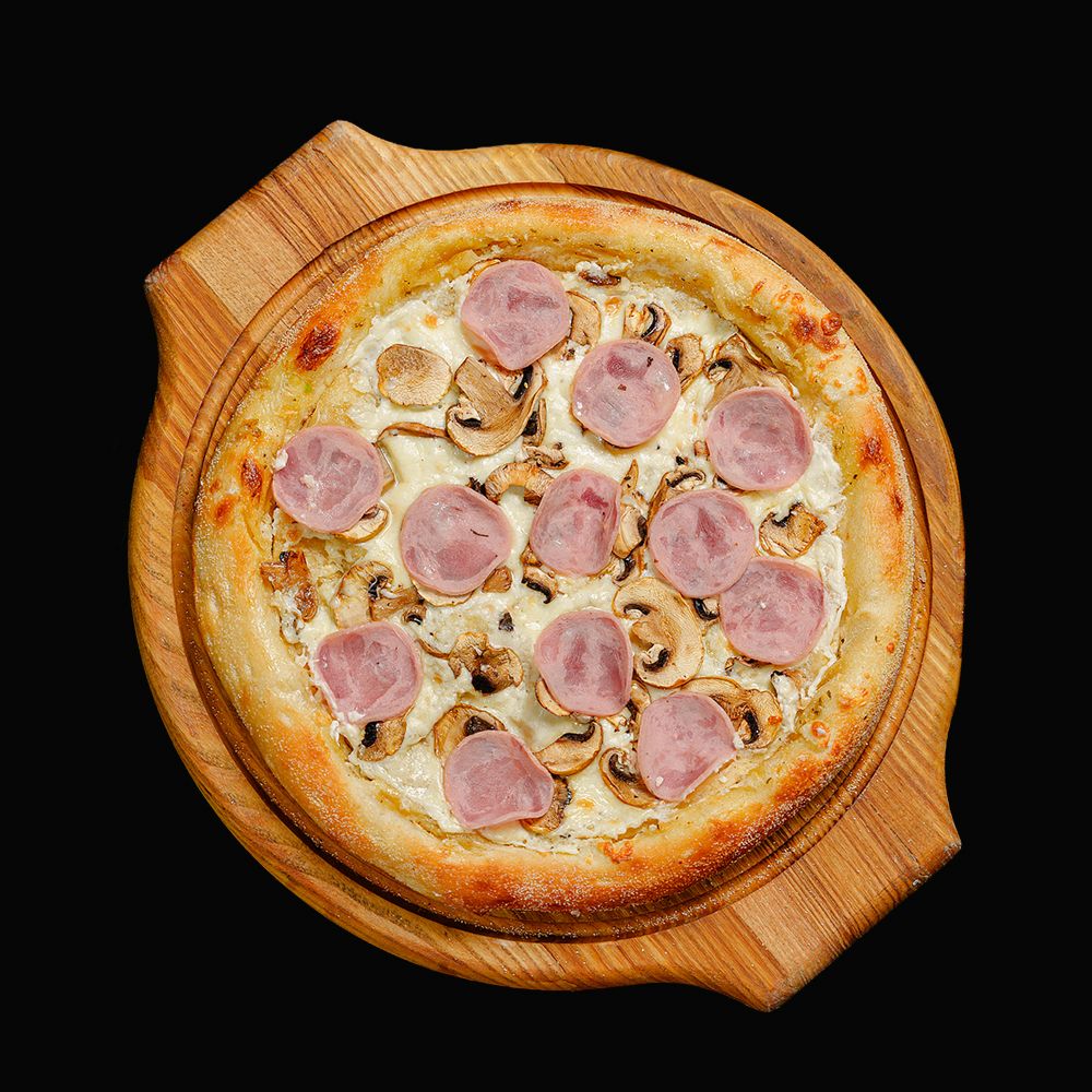 Пицца с ветчиной и грибами