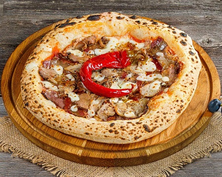 Пицца мясная Неаполитанская